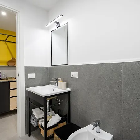 Dimora Dei Colori - Yellow Light باري