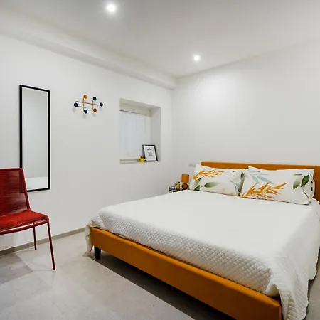 Dimora Dei Colori - Yellow Light شقة فندقية