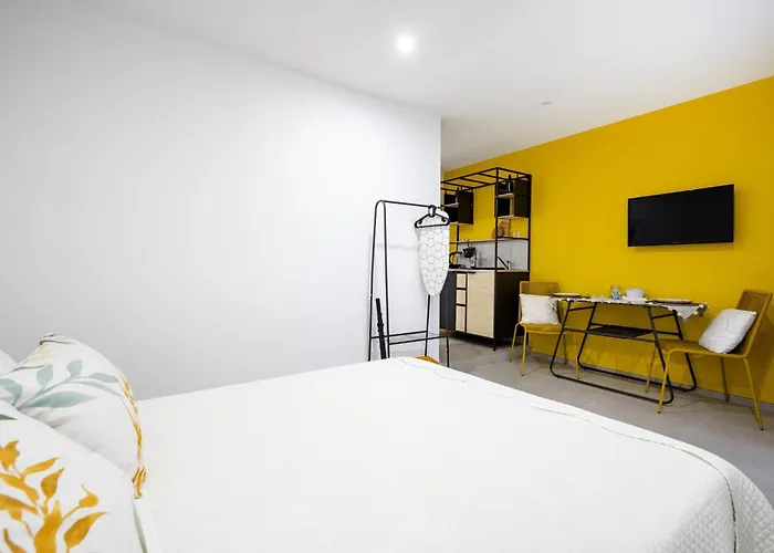 Dimora Dei Colori - Yellow Light
