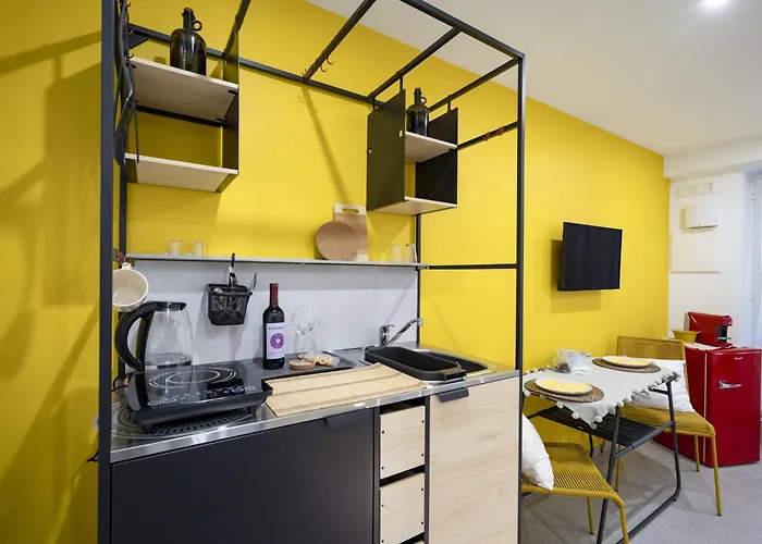 Dimora Dei Colori - Yellow Light Aparthotel