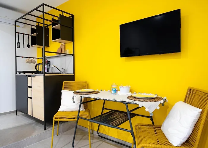 Dimora Dei Colori - Yellow Light Aparthotel 3*